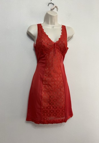 Vintage red lace - red, v