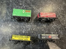 Set Of 4 Oo  Peco Wagons