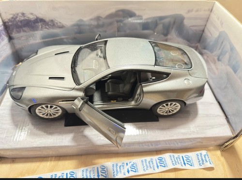 James bond 007 aston martin - james,