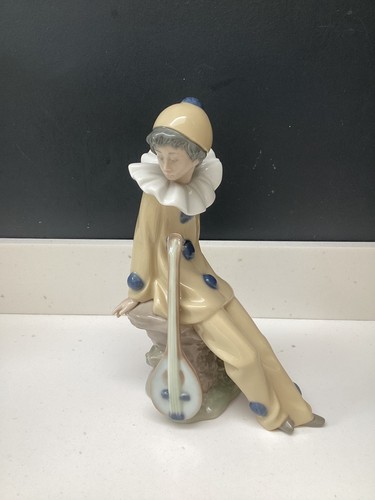 Lladro nao figurine wandering - figurine,