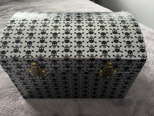 Goth pirate chest - goth/pirate,
