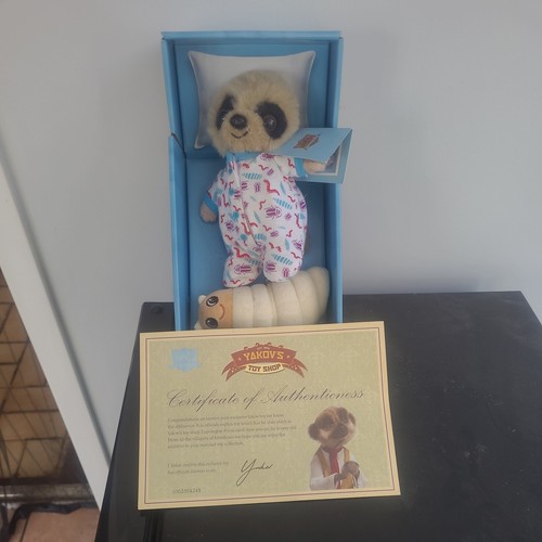 Baby oleg meerkat - baby,