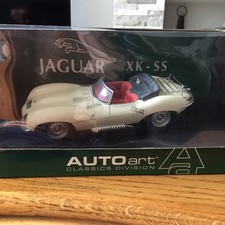 Autoart Jaguar XK-SS 1:18 in