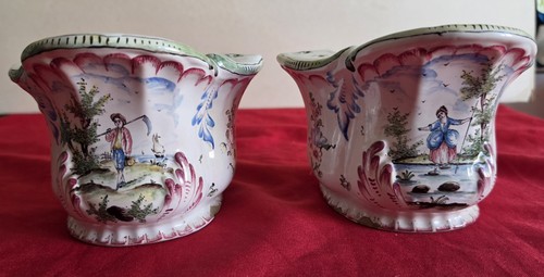 Pair bouquetiere vases - of,
