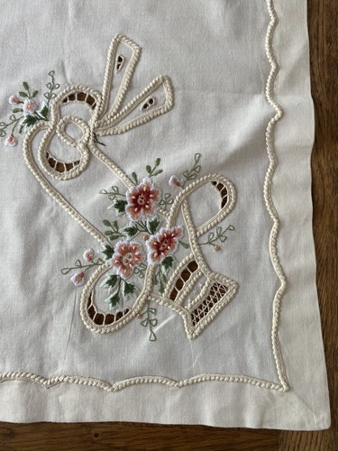 Vintage cream embroidered - vintage,