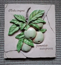 M&S Wall Plaque Hand Painted Apple Design Pommier Aucuparia Marks & Spencer
