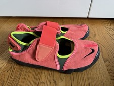 Nike Air RIFT "Hot Lava"