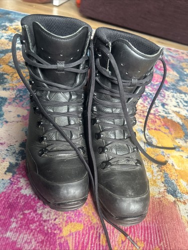 Lowa men boots size - men's, 6.5