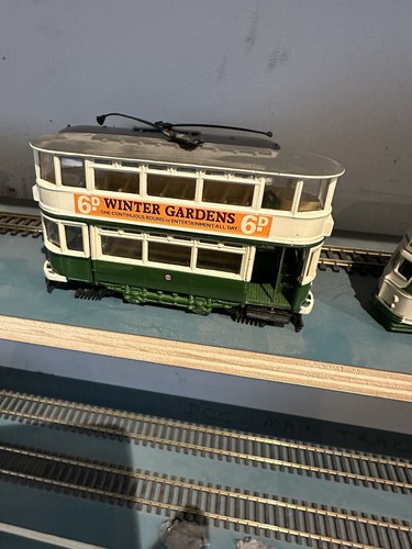 Gauge powered tram - powered,