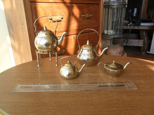 Small vintage brass flower - small,