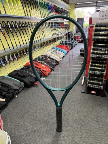 Giant wilson blade - giant, tennis