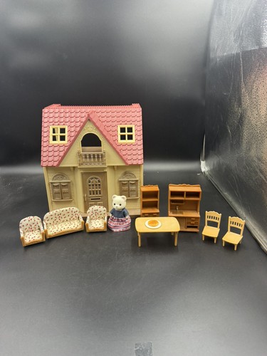 Sylvanian families red roof - families,