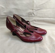 Clarks Mary Jane dark Red