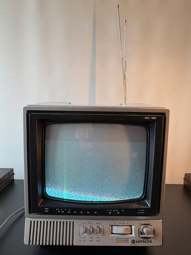 Hitachi portable crt - portable,