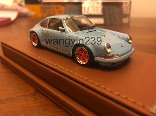 Make porsche 911 - 1:43,