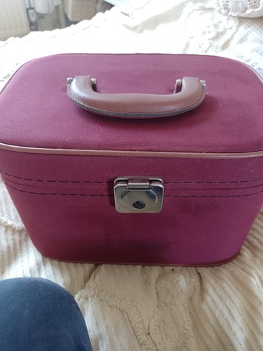 Vintage burgundy vanity case - vanity,