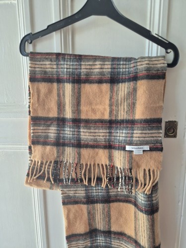 Johnstons 100 lambswool - 100%,