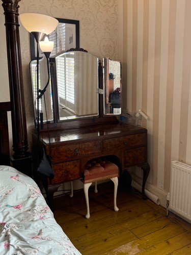 Queen anne kneehole - kneehole, dressing