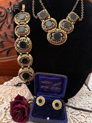 Victorian revival piece set - victorian,
