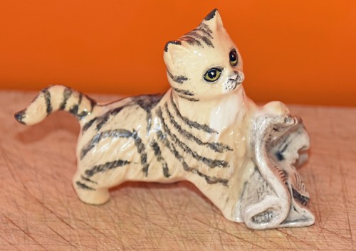 Royal doulton tabby cat in - royal,