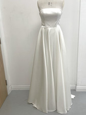 Wedding dress size 10 MADE IN UK brand new never worn with corset