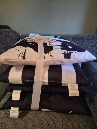 Pack new outdoor cushions - of,