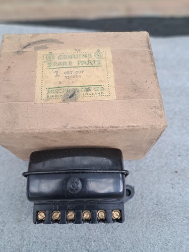 Vintage lucas cfr2 - 12v, out