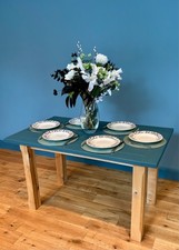 CLASSIC STYLE DINING TABLE