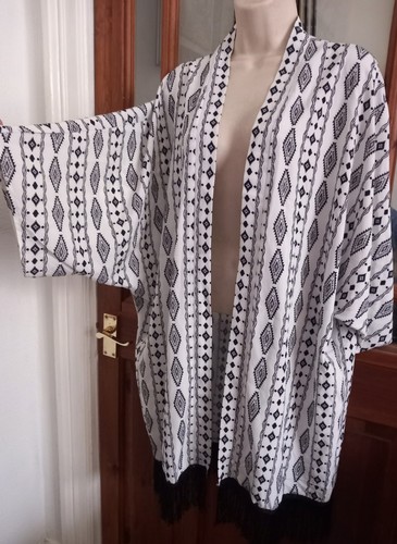 Bnwt vtg look - bnwt, fringed
