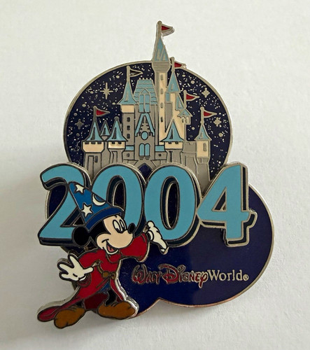 Disney pin trading - pin,