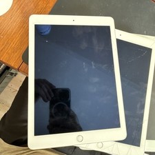 Apple iPad Air 2 A1566 Silver WiFi 64GB 2GB Ram 9.7" Retina iOS Tablet. Cracked