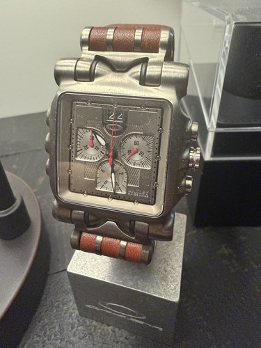 Oakley minute machine - machine, titanium