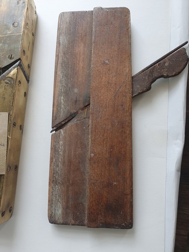 Antique small wooden block - small,