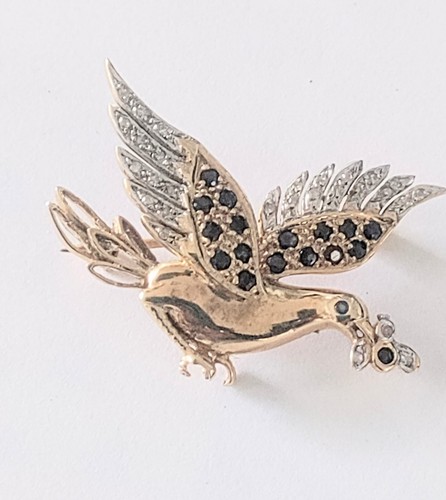 Beautiful carat gold bird - carat,