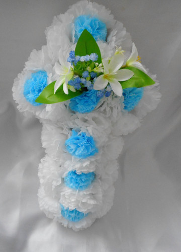 Artificial flowers memorial