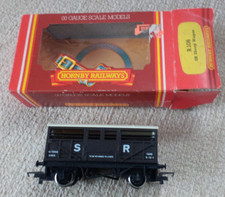 Hornby 10 Ton SR Cattle / Sheep / Livestock Wagon Brown 51915 R106 OO Gauge