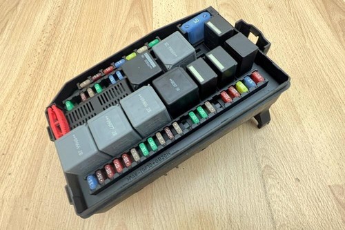 Engine bay fusebox - /, fuse