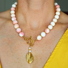 Queen Conch Statement Necklace