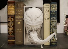 Venom Book Nook – Symbiote