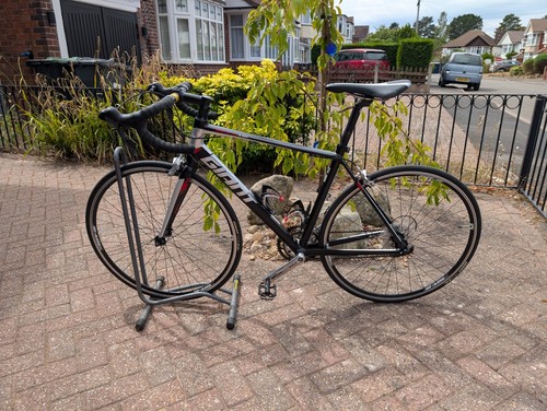 Giant defy road bike - road, medium