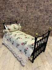Dolls House 1/12 Scale Vintage Phoenix Miniatures Single Metal Bed & Bedding