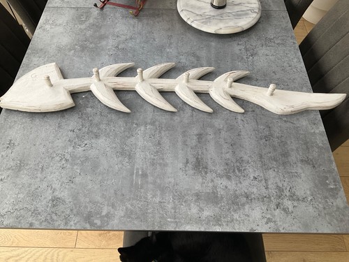 Wooden fish bone hooks - fish, white