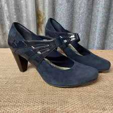 Clarks Soft Cushion Ladies Shoe Size 5.5 Navy Blue Suede 3" Heel