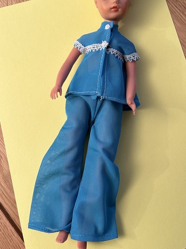 Vintage 1970s sindy doll - 💜,