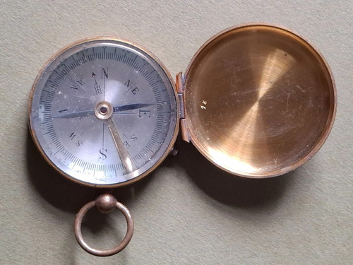 French compass with hinged - with,