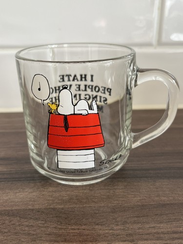 Vintage peanuts snoopy glass - snoopy,
