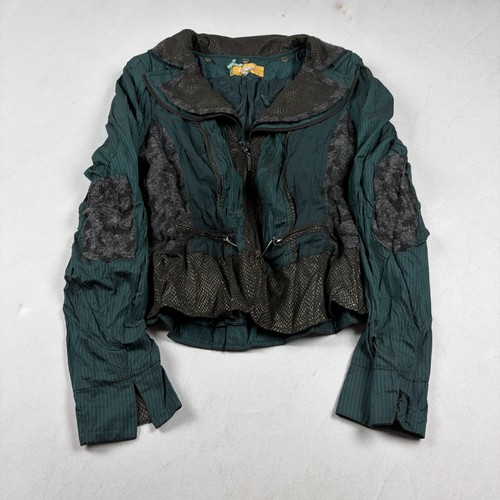 Avant garde green - avant, cropped