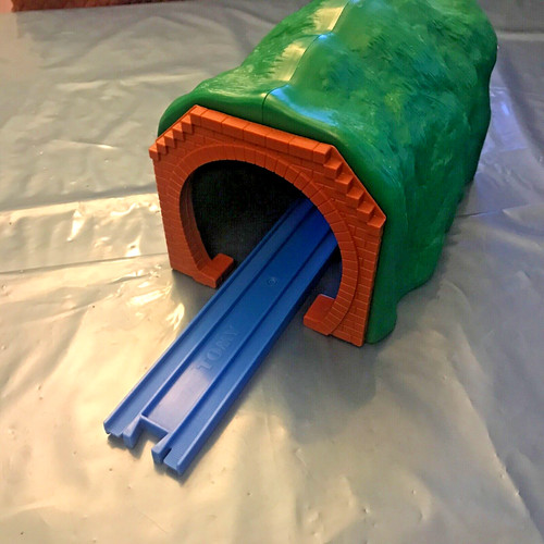 Tomy straight rail tunnel - rail,
