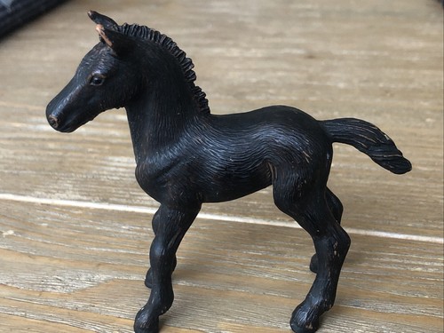 Schleich retired friesian foal - schleich,