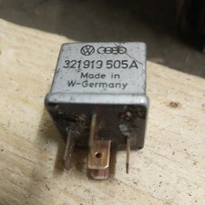 VW Polo GT Fuel Pump Relay  Mk2F Genuine 321919505A - Used